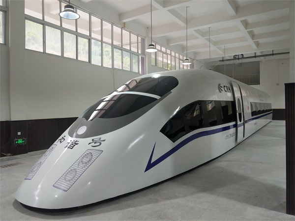 高铁舱中为什么高铁司机要“跺”脚？