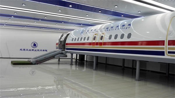 航空仿照仓重要培训什么？